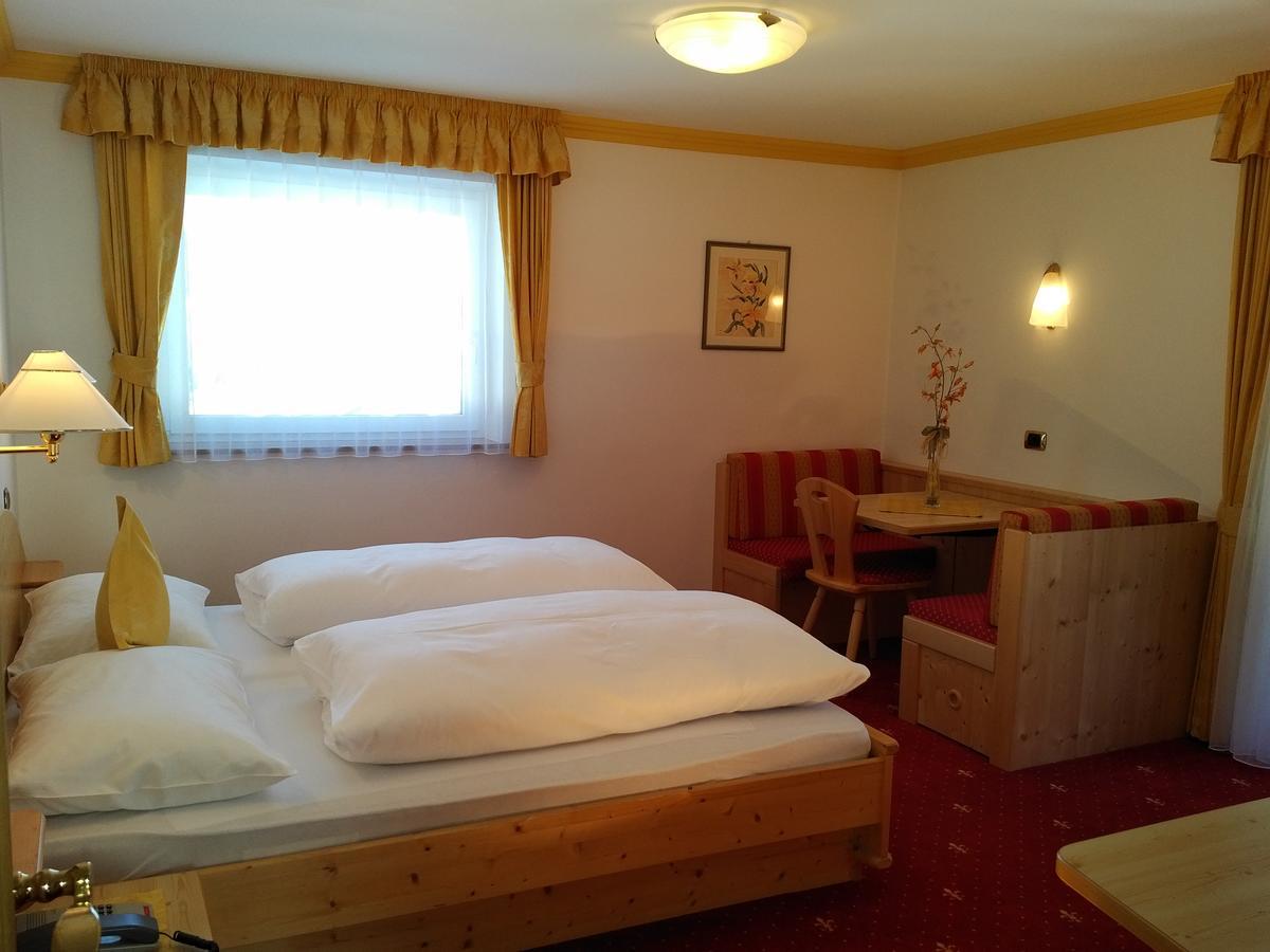 Garni Waltoy Hotel Selva di Val Gardena Exterior photo